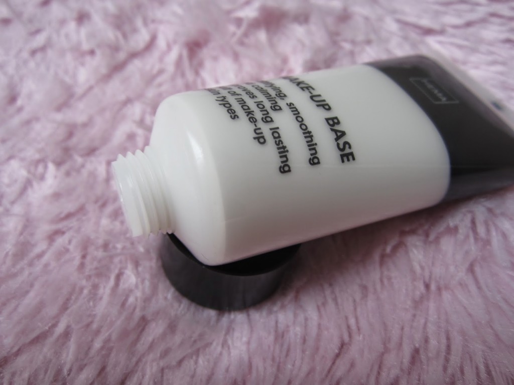 Review: Hema make-up base Hema make-up base review