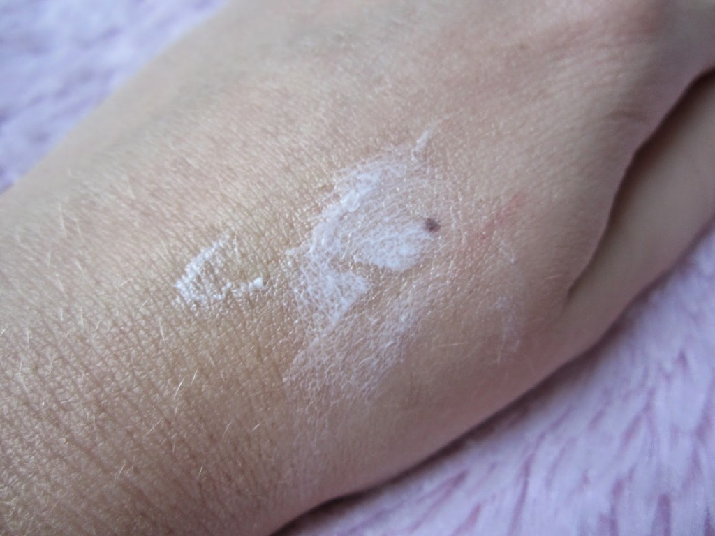 Review: Hema make-up base Hema make up base review
